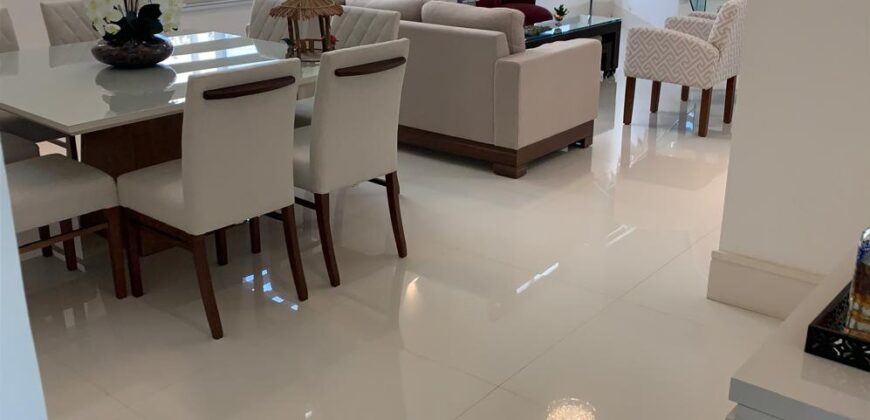 Sobrado 370 m² em Condomínio Fechado | Bragança Paulista