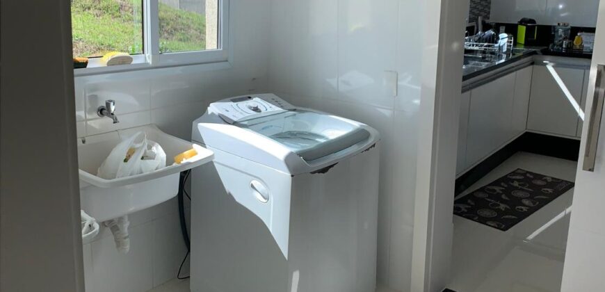 Sobrado 370 m² em Condomínio Fechado | Bragança Paulista