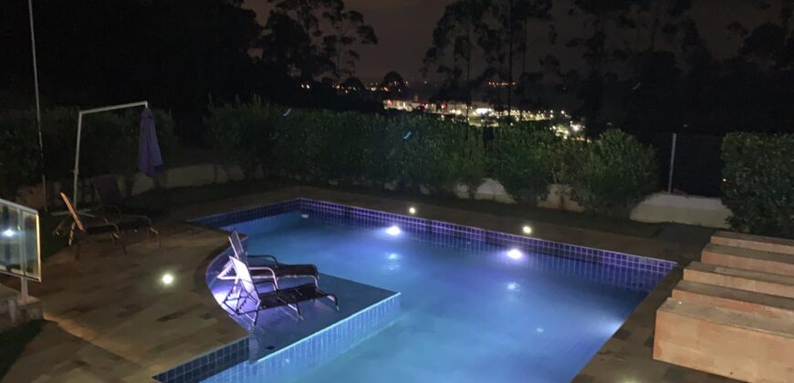 Sobrado 370 m² em Condomínio Fechado | Bragança Paulista