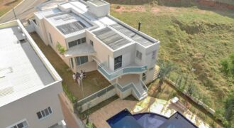 Sobrado 370 m² em Condomínio Fechado | Bragança Paulista